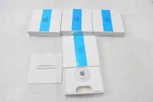 lot 55 image: Set of 4 Apple 2021 AirTags in Gift Packaging
