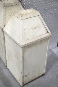 lot 98 image: Vintage Bennett Manufacturing Co. Metal Push-Top Trash Bin