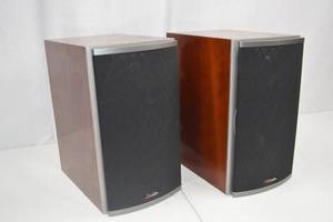 lot 107 image: Polk Audio RTi4 Bookshelf Speakers Pair