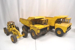 lot 151 image: Vintage Tonka construction toy trucks and grader trio