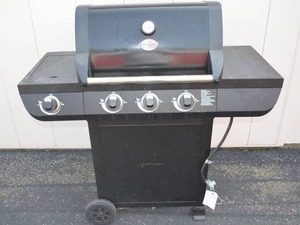lot 211 image: Char-Griller 4-Burner Gas Grill with Side Shelves