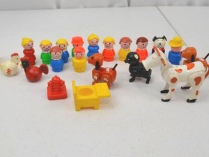 lot 150 image: Vintage Fisher-Price Little People Figures and Accessories Lot