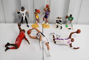 lot 115 image: Lot of Sports Action Figures - Basketball, Football, Hockey