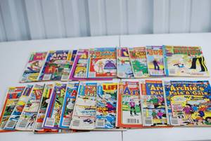 lot 122 image: Silver and Bronze Age Marvel DC Comic Book Lot Avengers, Superman, Green Lantern