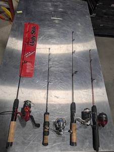 lot 302 image: Lot of 4 Ice Fishing Poles