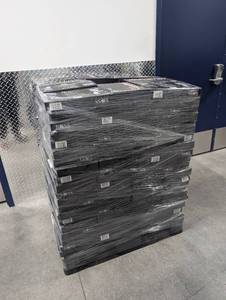 lot 299 image: Pallet of 200 Classy Car Trash Bags with Lid and Storage (NEW)