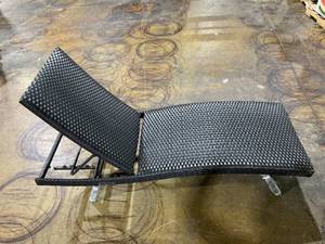 lot 111 image: Members Mark Padded Wicker Chaise