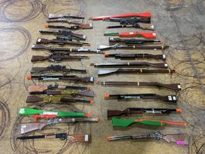 lot 121 image: LOT OF Toy Guns