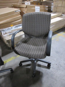 lot 278 image: GEIGER, WAVELAND, UPHOLSTERED, ADJUSTABLE OFFICE CHAIRS