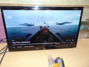 lot 29 image: 32 Inch onn  HD (720P) LED Roku Smart Television (100012589)