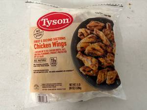 lot 6 image: L. 5lbs Tyson Chicken Wings