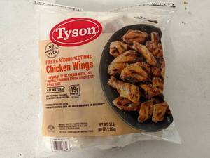 lot 7 image: L. 5lbs Tyson Chicken Wings