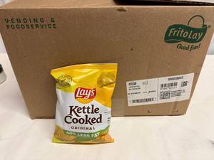 lot 62 image: 64x Lays Kettle Cooked Orginal Potato Chips