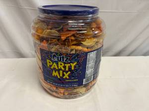 lot 91 image: 43oz Utz Party Mix