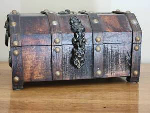 lot 95 image: Mediterranean Wood Treasure Chest Jewelry Box