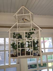 lot 102 image: Fancy White Wooden Bird Cage