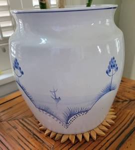 lot 143 image: Hand Painted Blue and White Planter with Greenery