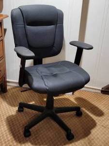 lot 169 image: Black Office Chair