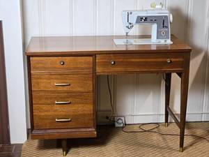 Refined Vintage Mid-Century Modern Sewing Table - Singer Model 600 Sewing Machine