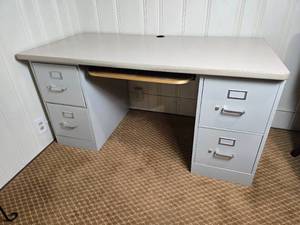 lot 191 image: Retro Workstation with 4- Filing Drawers -B