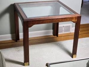 lot 30 image: Elegant Mid-Century Modern Glass Surface Side Table