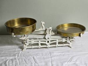lot 121 image: Amazing Vintage Brass Balance Scale