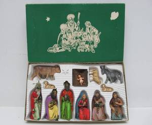lot 11 image: Vintage 1960s era Nativity Set wOriginal Box