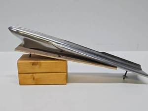 lot 41 image: Nice Condition Large Original 1950s Chevy Belair Rocket Hood Ornament
