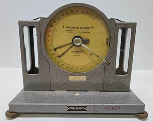 lot 44 image: Very Cool Vintage Industrial ROLLER-SMITH Precision Balance Scale