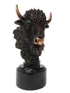 lot 51 image: Great Looking Southwestern Buffalo Head Sculpture