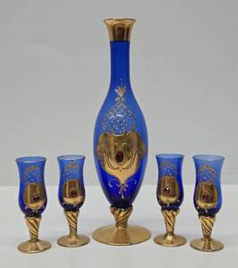 lot 56 image: Great Looking Vintage Italian Gilt Blue Glass Pitcher w4 Glasses