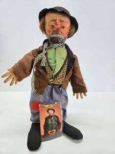 lot 66 image: Vintage 20 Emmett Kellys Willie The Clown Figure