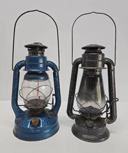 lot 67 image: 2 Vintage DIETZ Lanterns