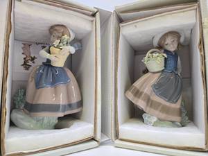 lot 70 image: 2 Genuine LLADRO Porcelain Figurines