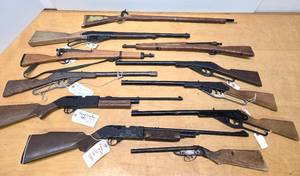 lot 76 image: Estate Collection of Vintage BB Guns & other Toy Guns
