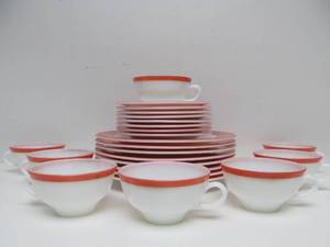 lot 109 image: Lot of Vintage PYREX Coffee Cups  Saucers & Dinner Plates