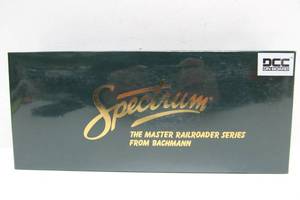 lot 131 image: Brand New Sealed SPECTRUM Bachmann Master Railroader Series On30 Train Cars No. 28162