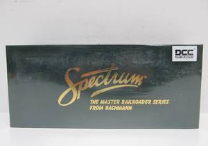 lot 133 image: Brand New Sealed SPECTRUM Bachmann Master Railroader Series HO On30 Train Cars No. 29161