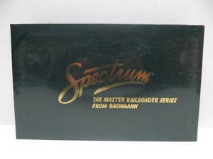 lot 135 image: Brand New Sealed SPECTRUM Bachmann Master Railroader Series On30 Train Cars No. 27999