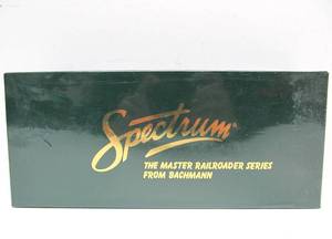 lot 137 image: Brand New Sealed SPECTRUM Bachmann Master Railroader Series On30 Train Cars No. 26877