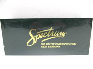 lot 141 image: Brand New Sealed SPECTRUM Bachmann Master Railroader Series On30 Train Cars No. 27199