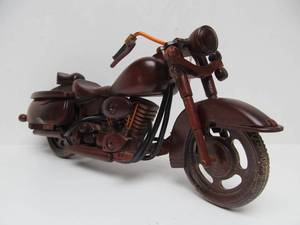 lot 154 image: Very Cool Carved Wood 13.5 Motorcycle 