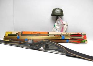lot 185 image: Nice ArcheryHunting Bow wSupplies & Many Arrows