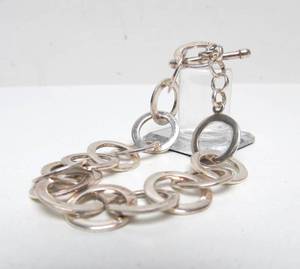 lot 343 image: Sterling Silver Interlocking Ring Bracelet