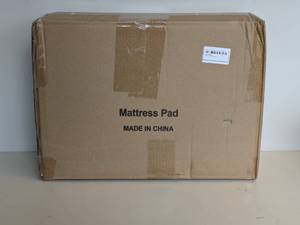 lot 55 image: MATTRESS PAD (KING SIZE)