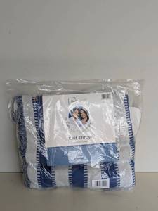 lot 61 image: MAINSTAYS KNIT THROW (50x60)