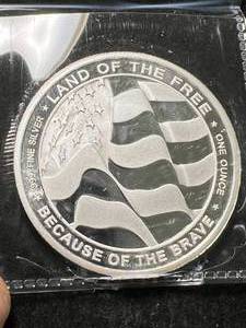 lot 10 image: 1 TROY OZ .999 FINE SILVER ARMY ROUND