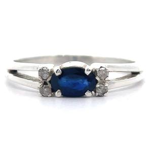 lot 28 image: Natural Blue Sapphire & Diamond Split Shank Ring VIDEO