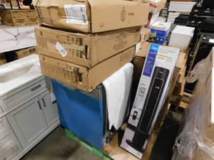 lot 31 image: Parts or Repair Pallet.