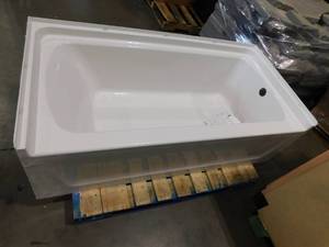 lot 45 image: 60 in. x 30 in. Soaking Bathtub with Right Drain in White